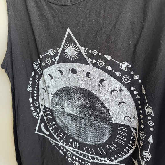 💙BOGO💙Fashion Nova Moon Graphic Tank Top Medium - Picture 2 of 5